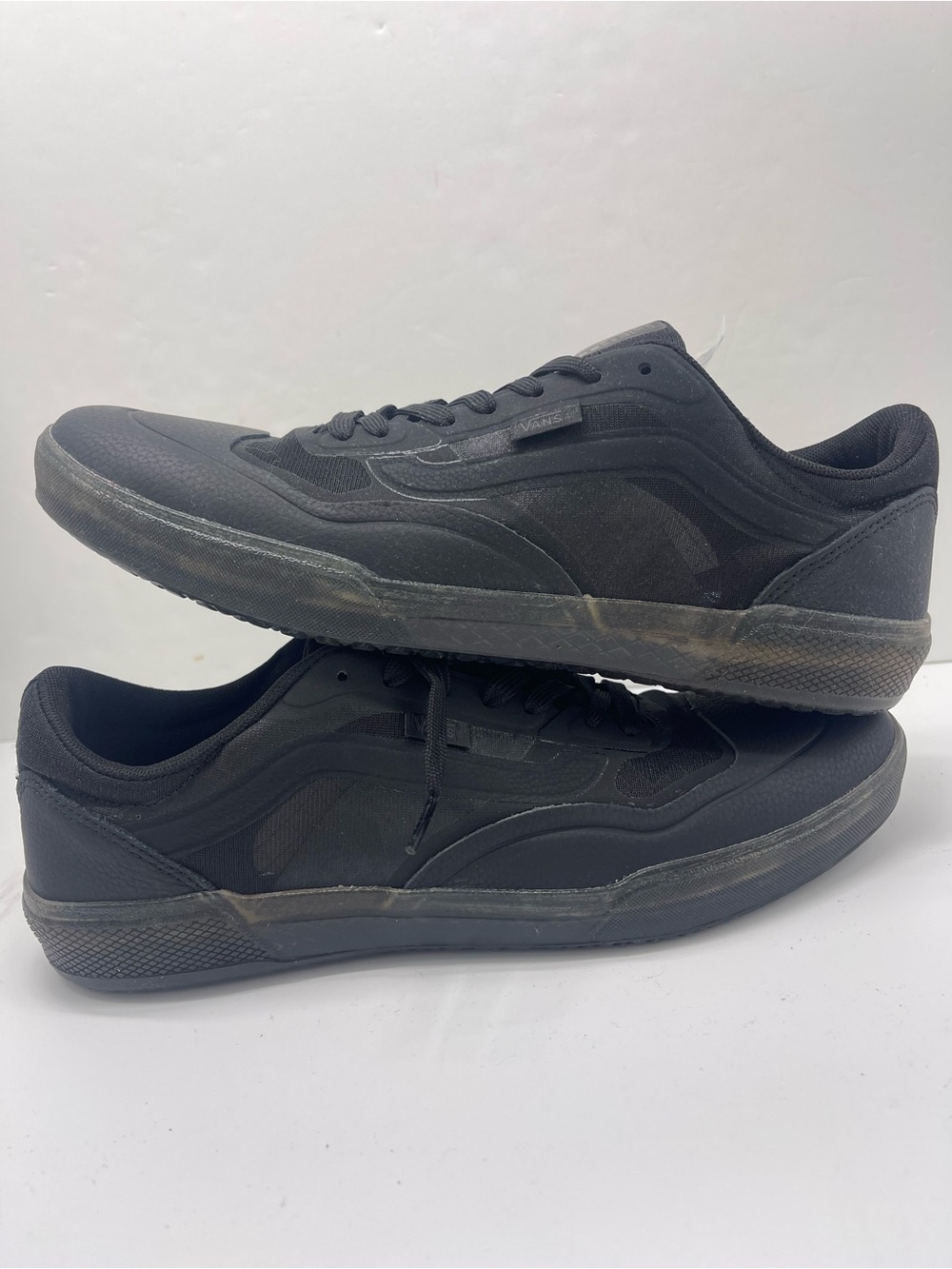 Vans Men’s Ave Leather Black
VN0A5JIBBLK Sneakers - Picture 15 of 15
